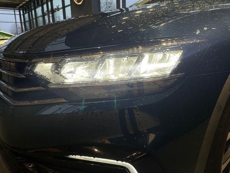 Gebraucht VW Passat GTE 156 PS (114 kW) 2021 Aquamarinblau Kombi