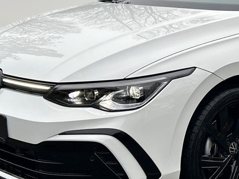 Gebraucht VW Golf VIII Style 150 PS (110 kW) 2023 Pure white Kombi