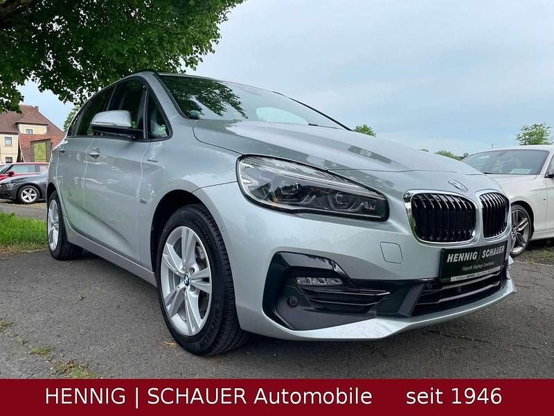 Gebraucht BMW 218 Sport Line 140 PS (102 kW) 2018 Glaciersilber a83 Van / Kleinbus