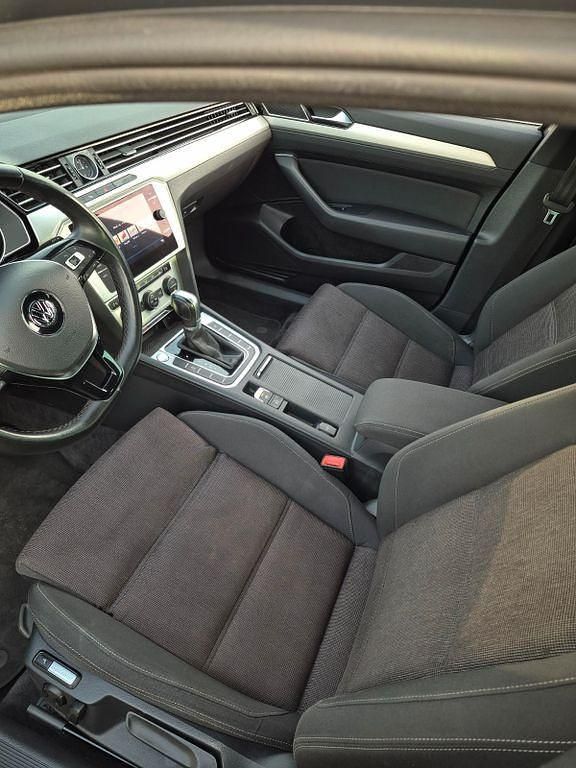 Gebraucht VW Passat Comfortline 150 PS (110 kW) 2018 Grau Kombi