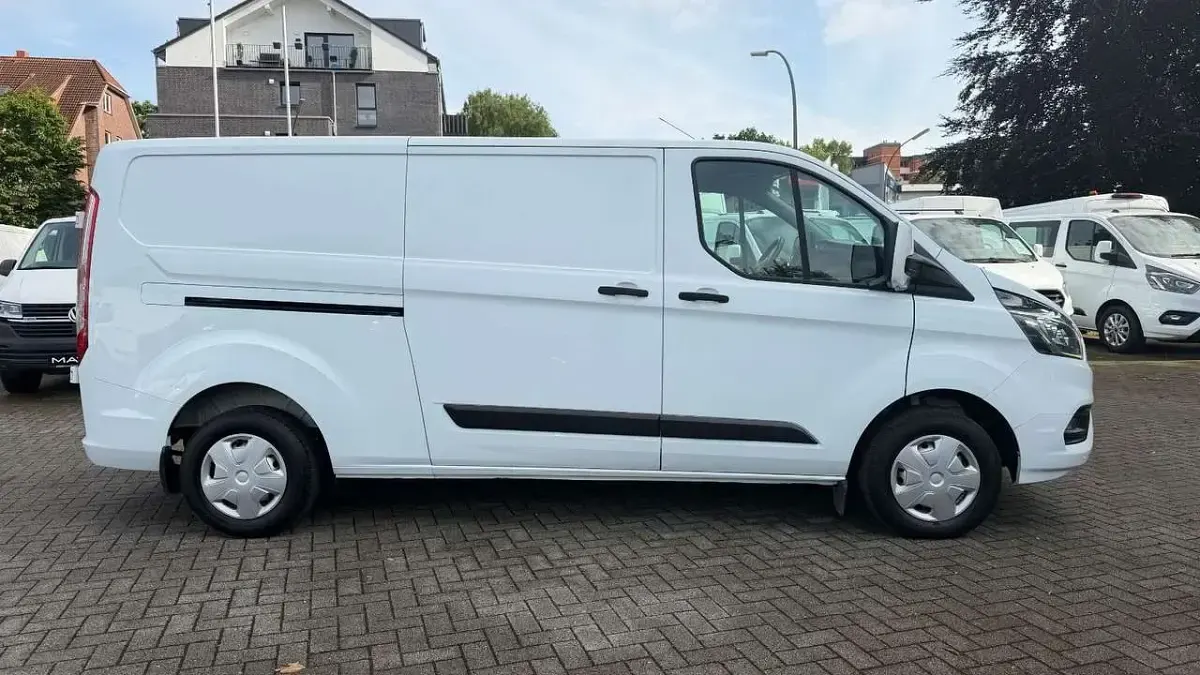 Gebraucht Ford Transit Custom Trend 131 PS (96 kW) 2021 Frozen white Van / Kleinbus