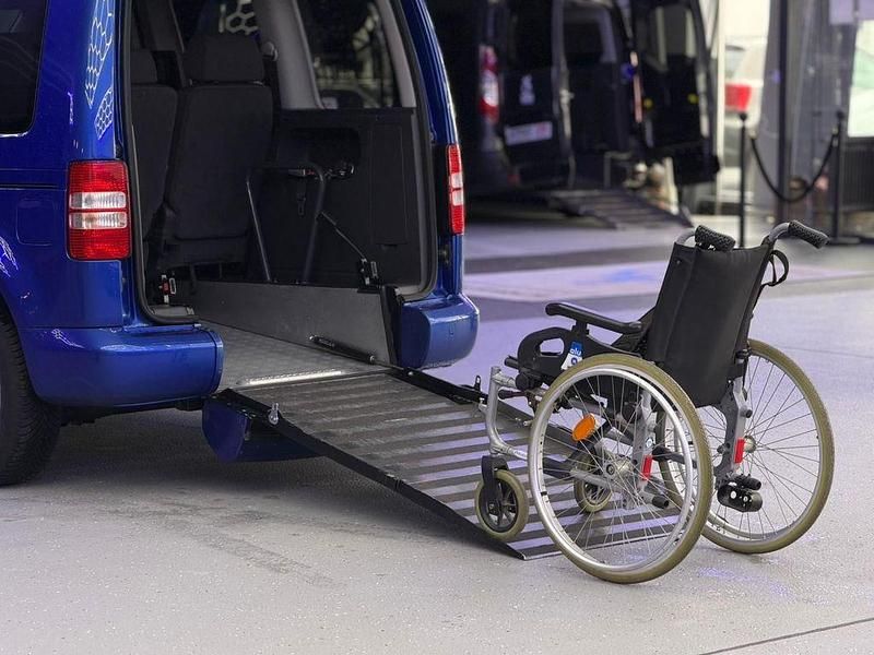 Gebraucht VW Caddy 86 PS (63 kW) 2012 Blau Van / Kleinbus