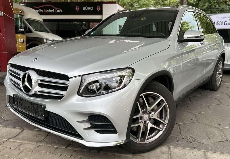 Silber Gebraucht 2016 Mercedes GLC250 AMG line SUV | 28.850 € (Fairer Preis) - Bild 1/4