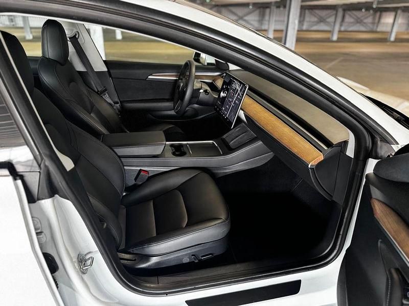 Gebraucht Tesla Model 3 Standard Range Plus 239 kW (325 PS) 2021 Weiß Limousine