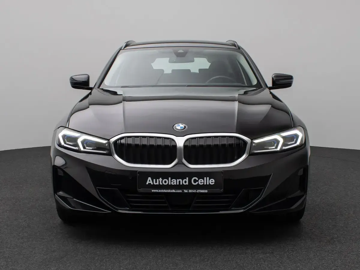 Gebraucht BMW 320 Shadowline 190 PS (139 kW) 2023 Schwarz ii668schwarz Limousine