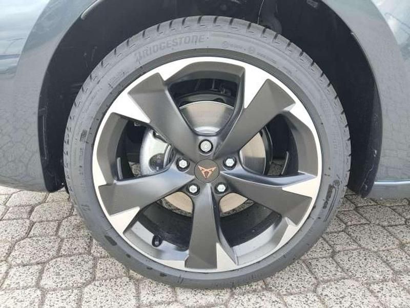 Neu Cupra Leon 150 PS (110 kW) 2025 Magnetic grau metallic Kombi