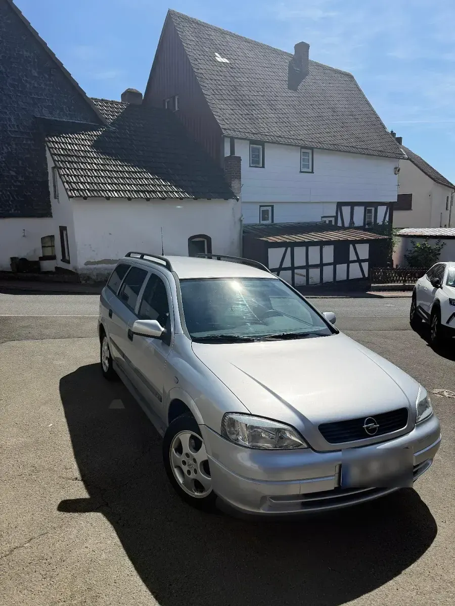Gebraucht Opel Astra 116 PS (85 kW) 1999 Silber Kombi
