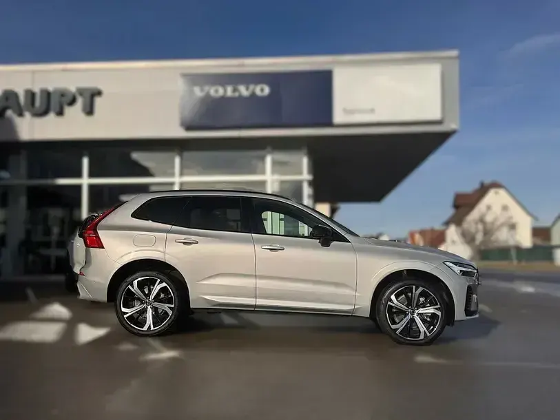 Gebraucht Volvo XC60 Ultra 455 PS (334 kW) 2025 Silver dawn metallic (metallic) SUV