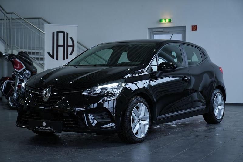 Gebraucht Renault Clio V 140 PS (102 kW) 2022 Blackpearlschwarz Limousine
