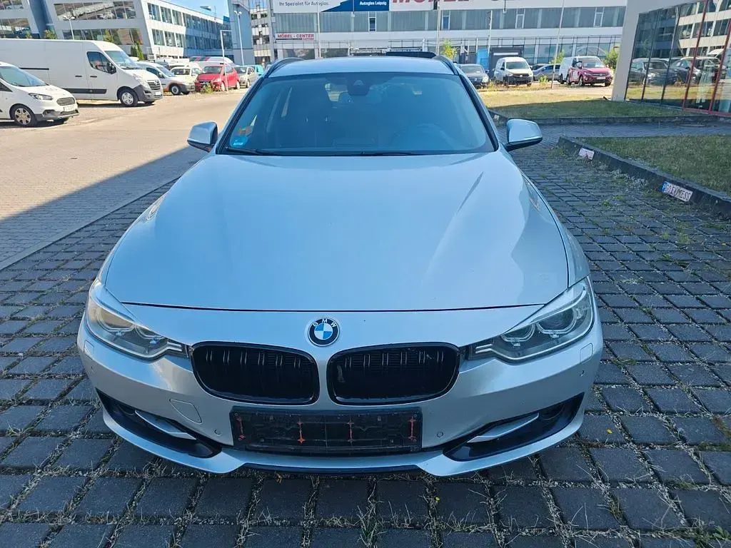 Gebraucht BMW 330 258 PS (189 kW) 2015 Silber Limousine