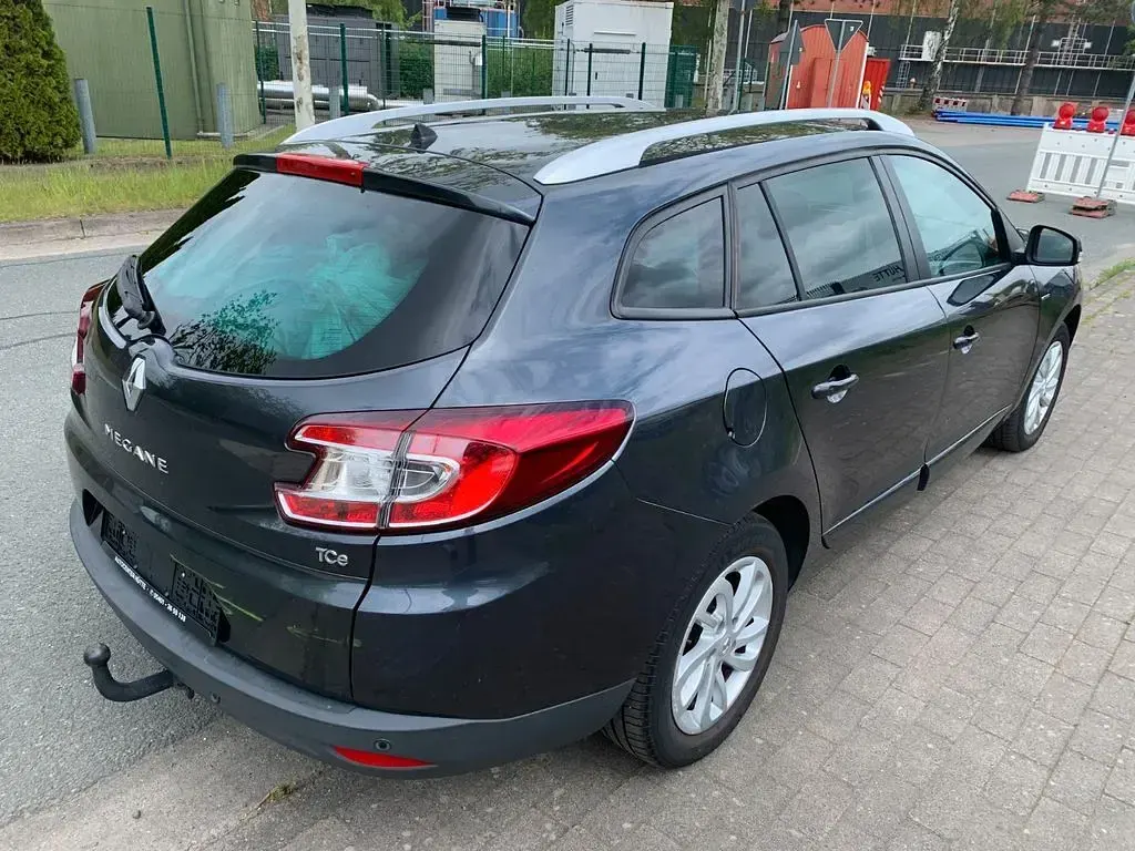 Gebraucht Renault Mégane 132 PS (97 kW) 2015 Grau Kombi