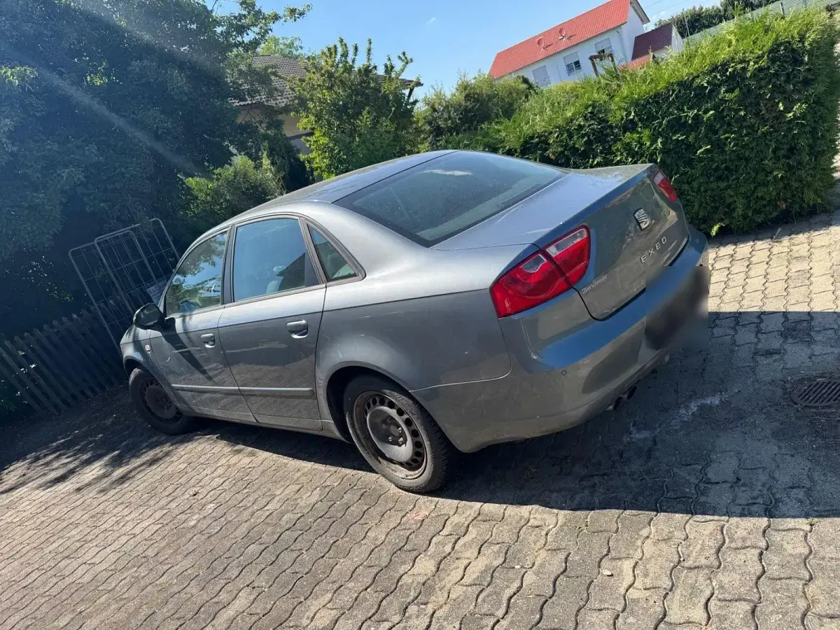 Gebraucht Seat Exeo Style 120 PS (88 kW) 2012 Grau Limousine