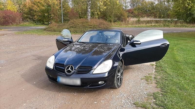 Blau Gebraucht 2005 Mercedes SLK350 Cabrio | 9.000 € (Guter Preis) - Bild 1/4