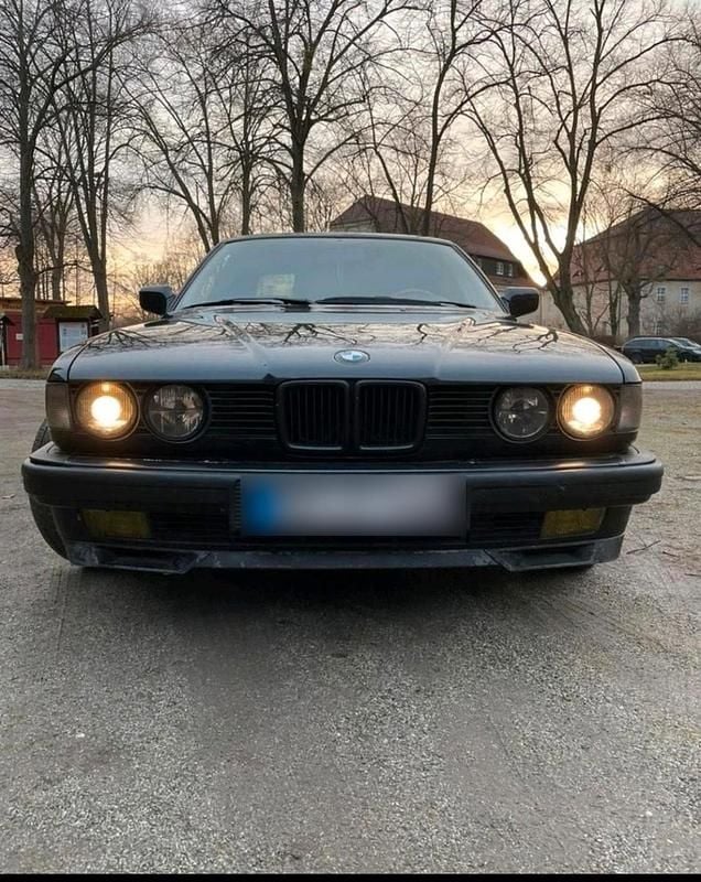 Second-hand BMW 730 188 CP (138 kW) 1993 Negru Berlinǎ
