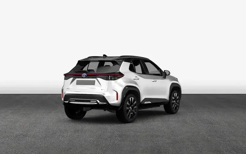 Neu Toyota Yaris Cross 130 PS (95 kW) 2026 Weiß SUV