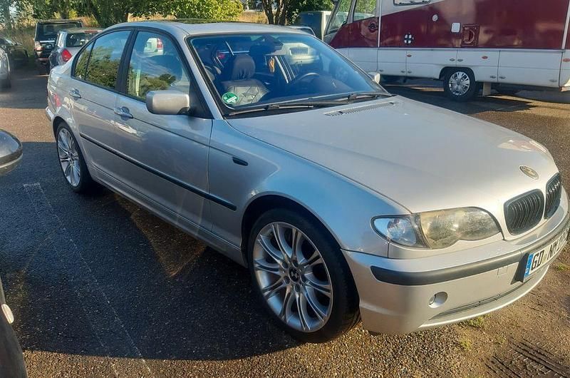 Silber Gebraucht 2002 BMW 316 Exclusive Limousine | 2.300 € (Guter Preis) - Bild 1/4