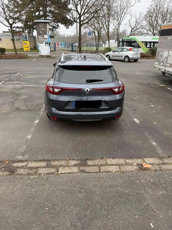 Gebraucht Renault Mégane GrandTour 116 PS (85 kW) 2022 Blau Kombi