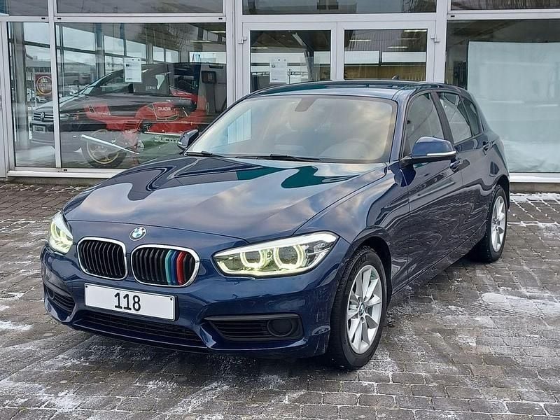 Blau Gebraucht 2016 BMW 118 Kleinwagen | 8.490 € (Guter Preis) - Bild 1/4