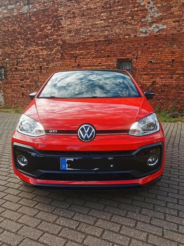 Rot Gebraucht 2020 VW up! GTI Kleinwagen | 16.876 € (Etwas zu teuer) - Bild 1/4