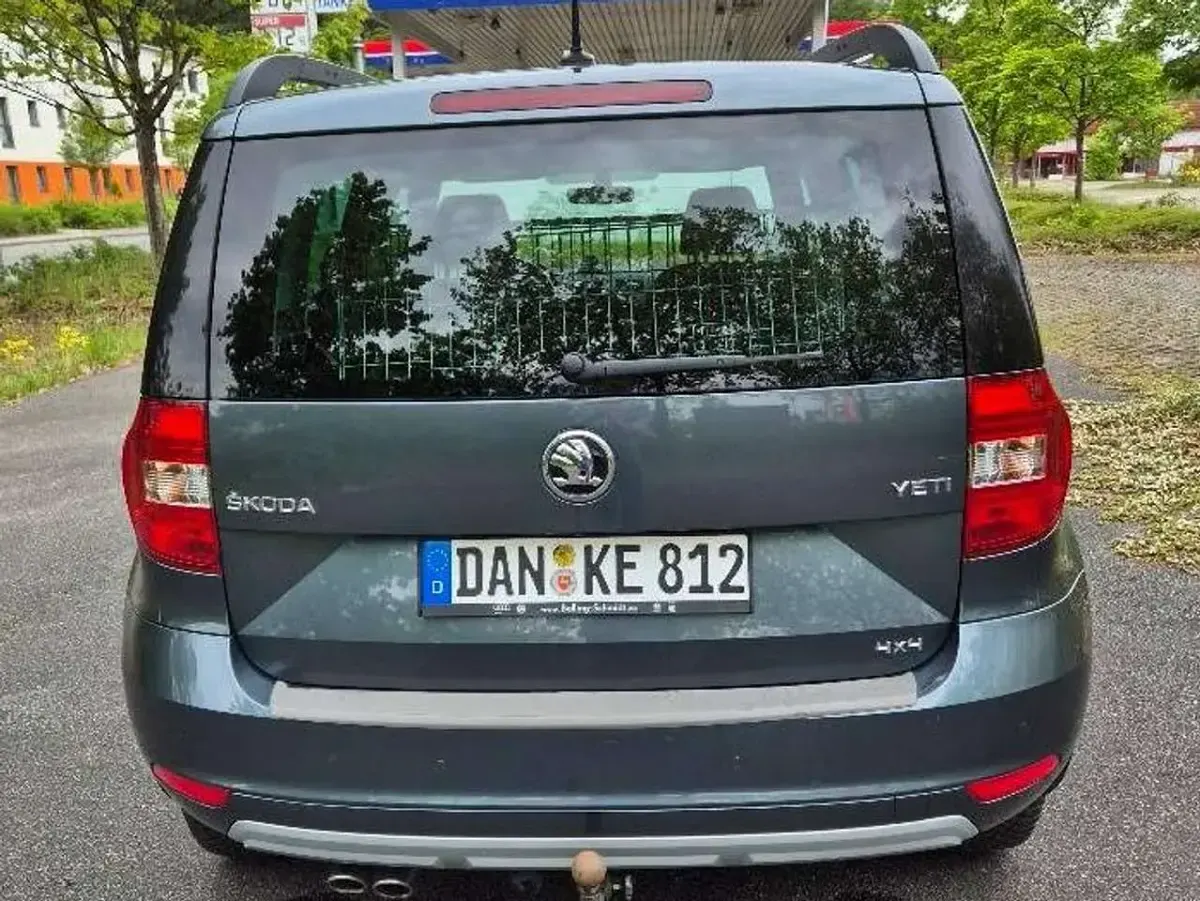Gebraucht Skoda Yeti Joy 150 PS (110 kW) 2016 Grau SUV