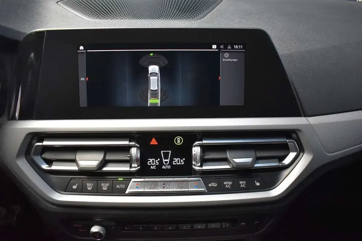 Gebraucht BMW 318 Advantage 150 PS (110 kW) 2021 Schwarz Kombi