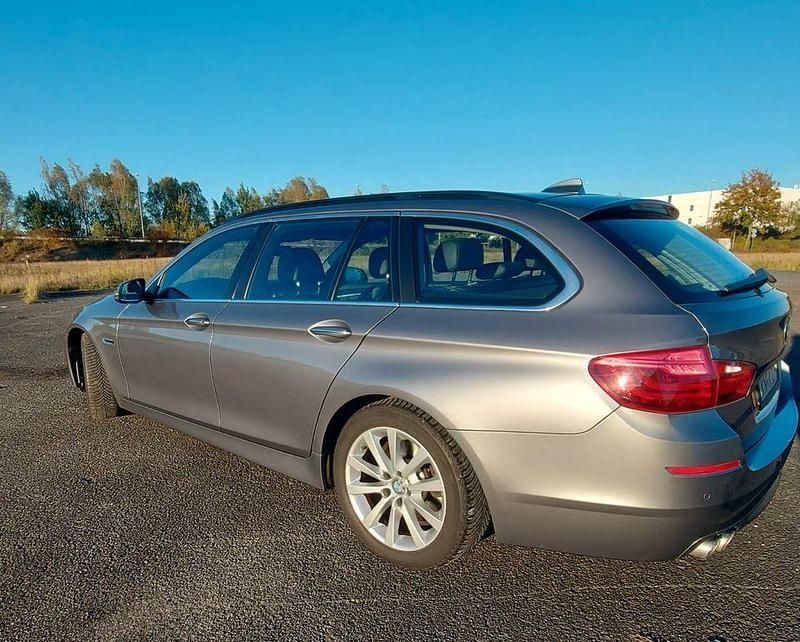 Gebraucht BMW 530 258 PS (189 kW) 2014 Grau Kombi