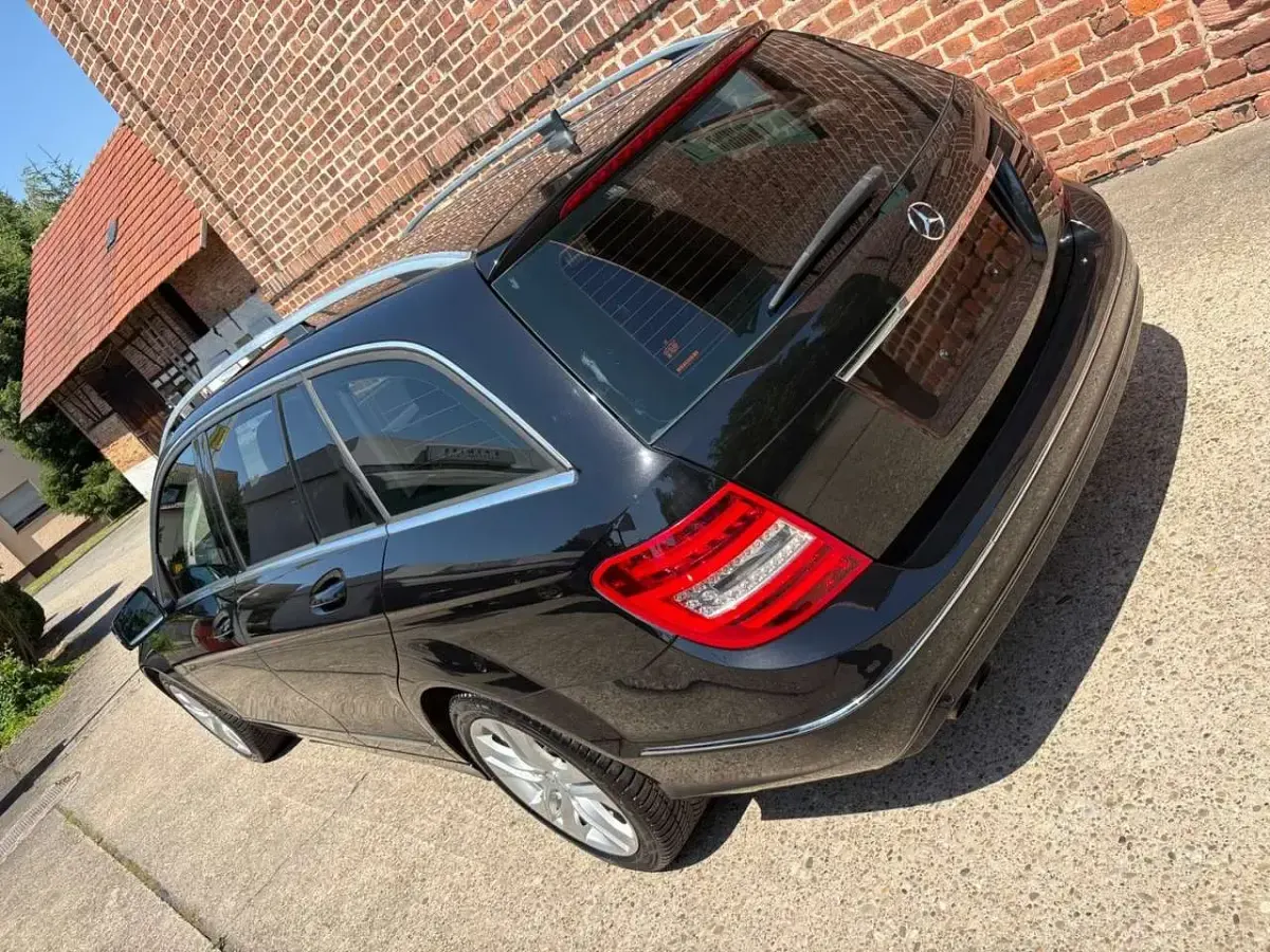 Gebraucht Mercedes C180 Avantgarde 156 PS (114 kW) 2013 Obsidianschwarz  metalliclack Kombi