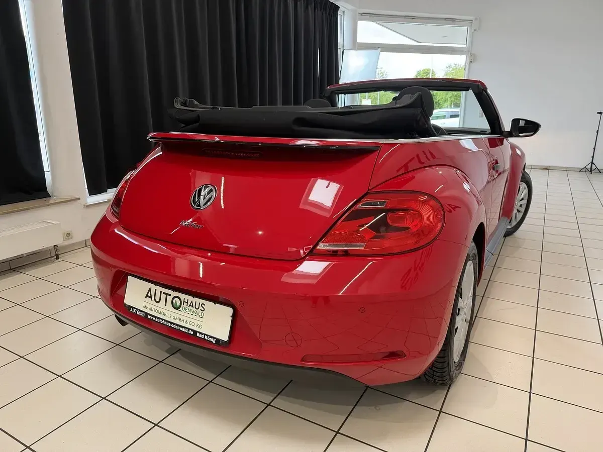 Gebraucht VW Beetle Cabriolet 105 PS (77 kW) 2016 Rot Cabrio
