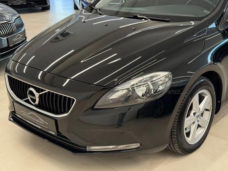 Gebraucht Volvo V40 Kinetic 122 PS (89 kW) 2016 Schwarz Limousine