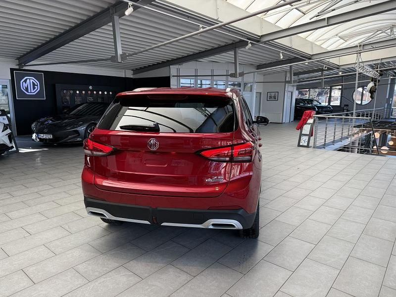 Neu MG ZS Luxury 197 PS (144 kW) 2025 Rot Limousine