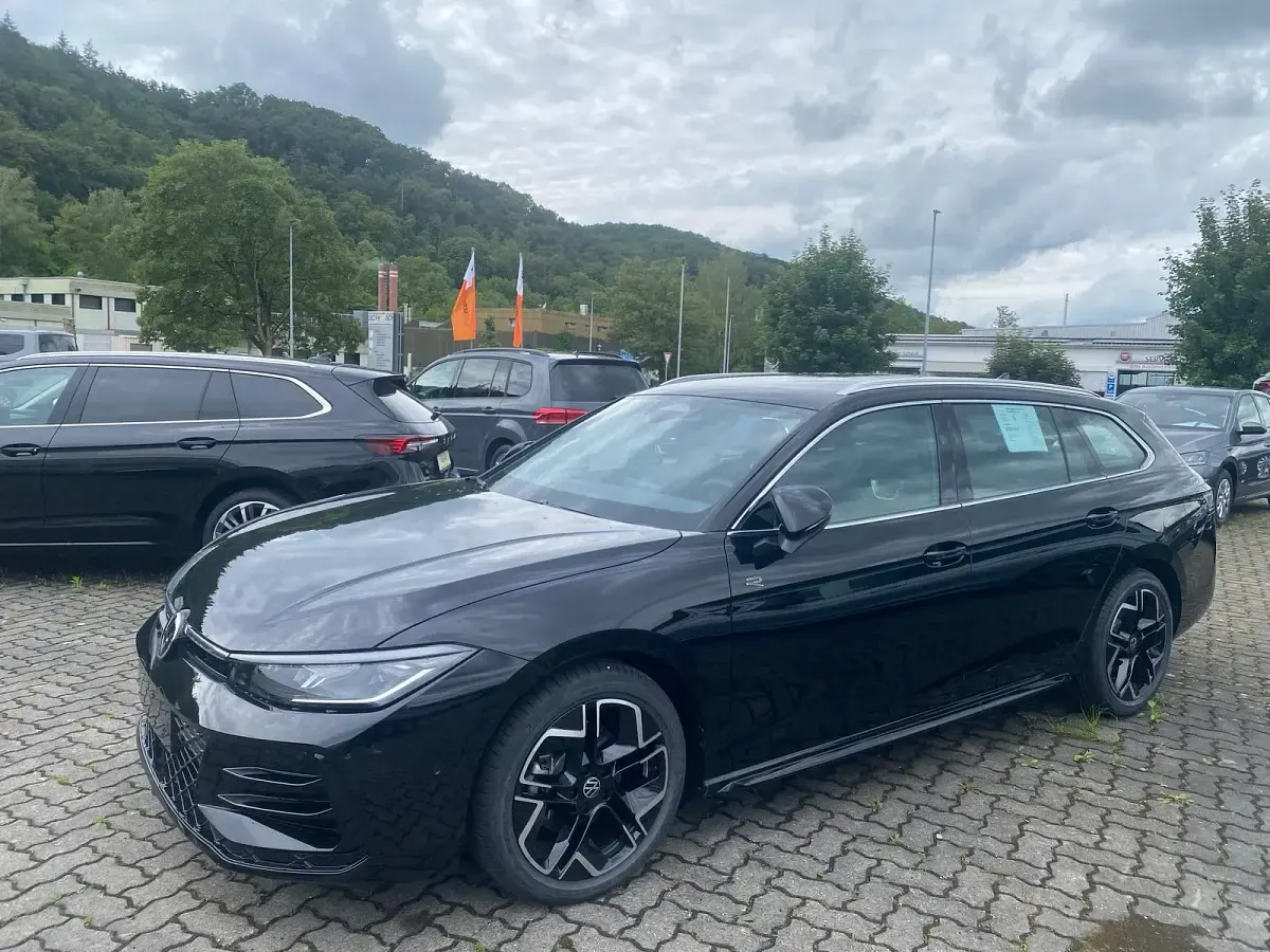 Gebraucht VW Passat Sound 150 PS (110 kW) 2026 Kombi