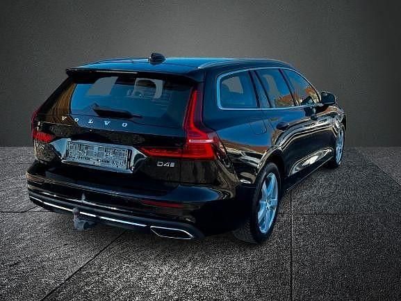 Gebraucht Volvo V60 Inscription 190 PS (139 kW) 2020 Schwarz Kombi