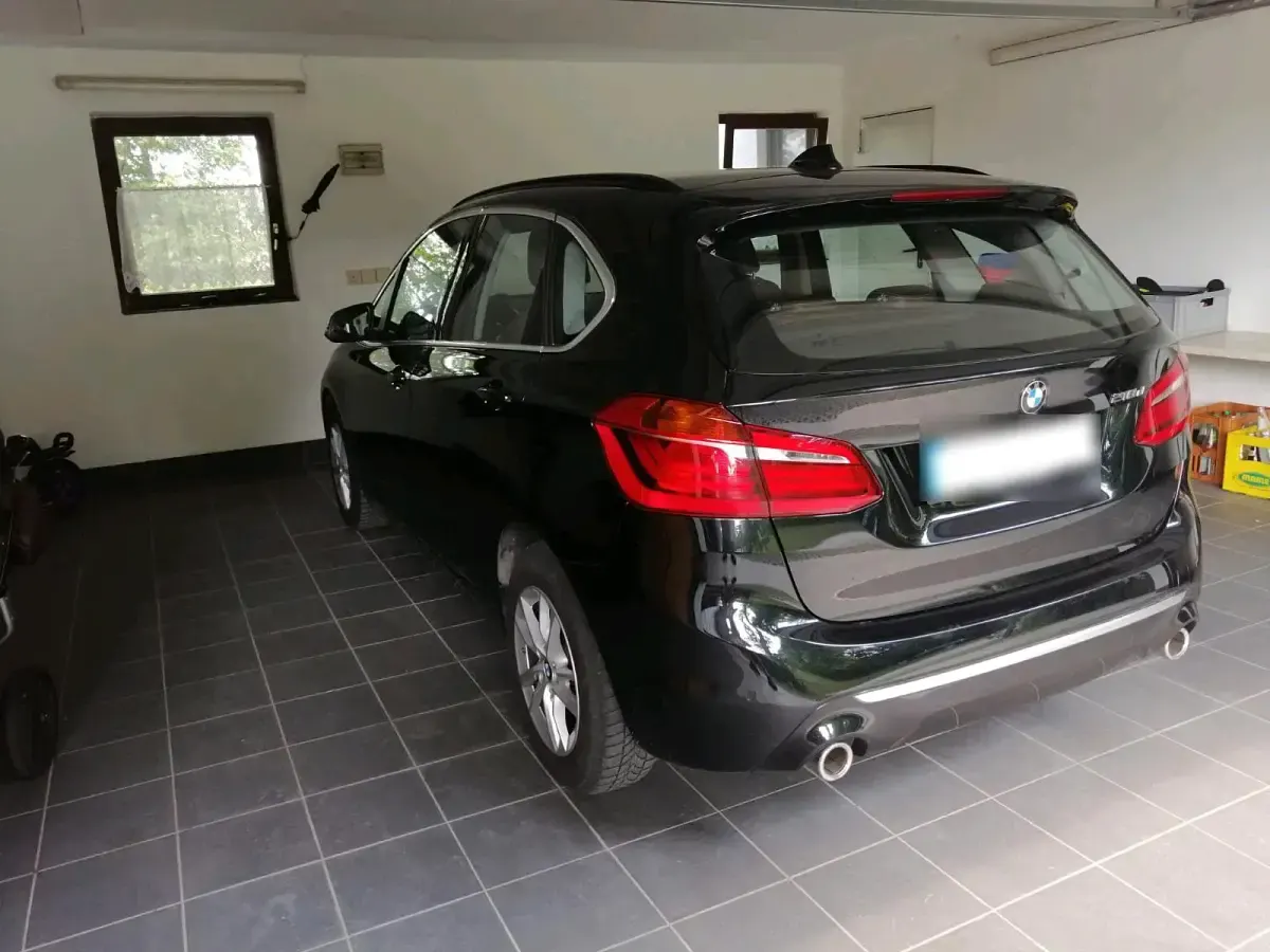 Gebraucht BMW 218 Luxury Line 150 PS (110 kW) 2019 Schwarz Kombi