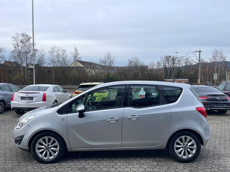 Gebraucht Opel Meriva Active 120 PS (88 kW) 2013 Silber Van / Kleinbus