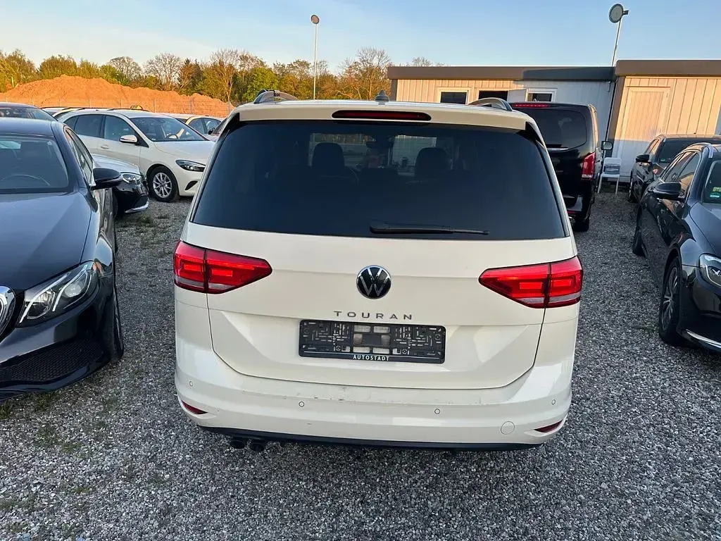 Gebraucht VW Touran Comfortline 150 PS (110 kW) 2023 Beige Van / Kleinbus