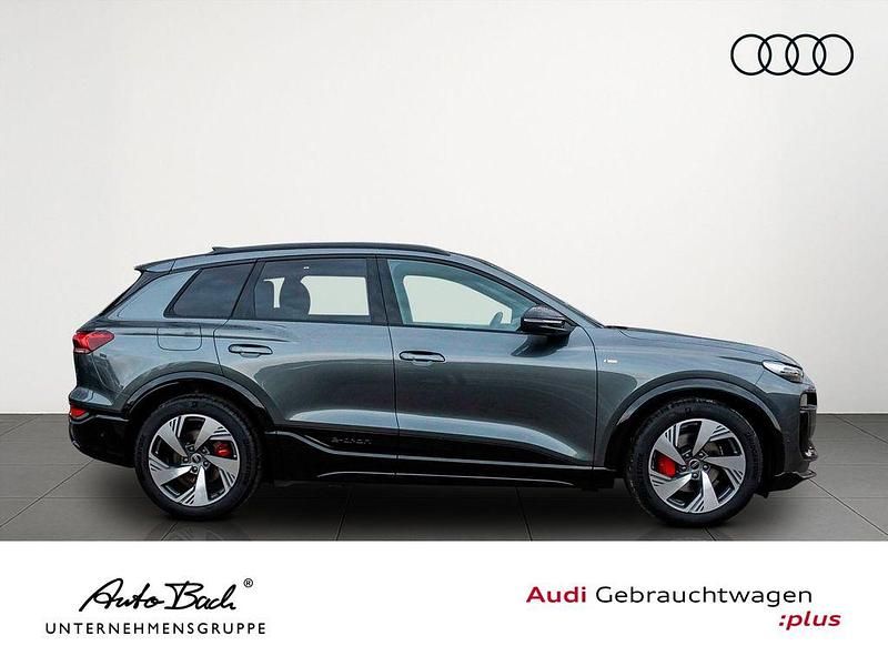 Gebraucht Audi Q6 e-tron Performance 225 kW (306 PS) 2026 Grau SUV