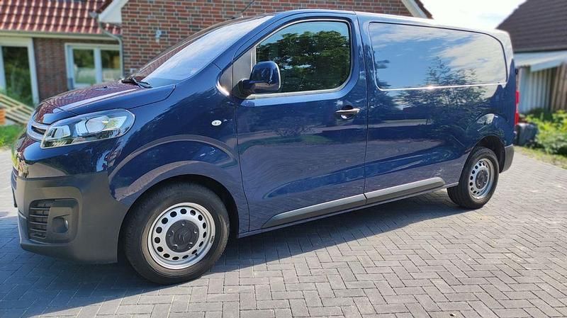 Blau Gebraucht 2018 Citroën Jumpy | 13.299 € - Bild 1/4