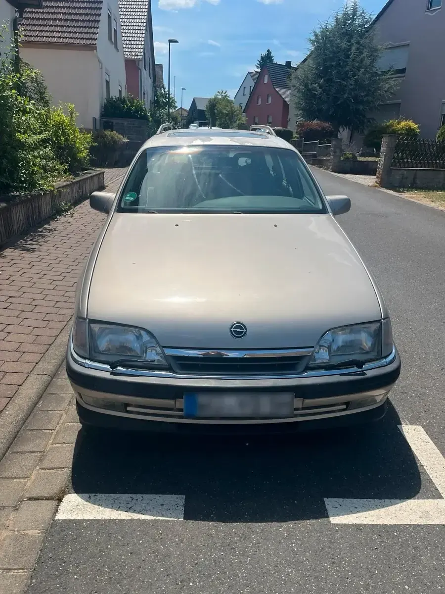 Second-hand Opel Omega 200 CP (147 kW) 1991 Auriu Break