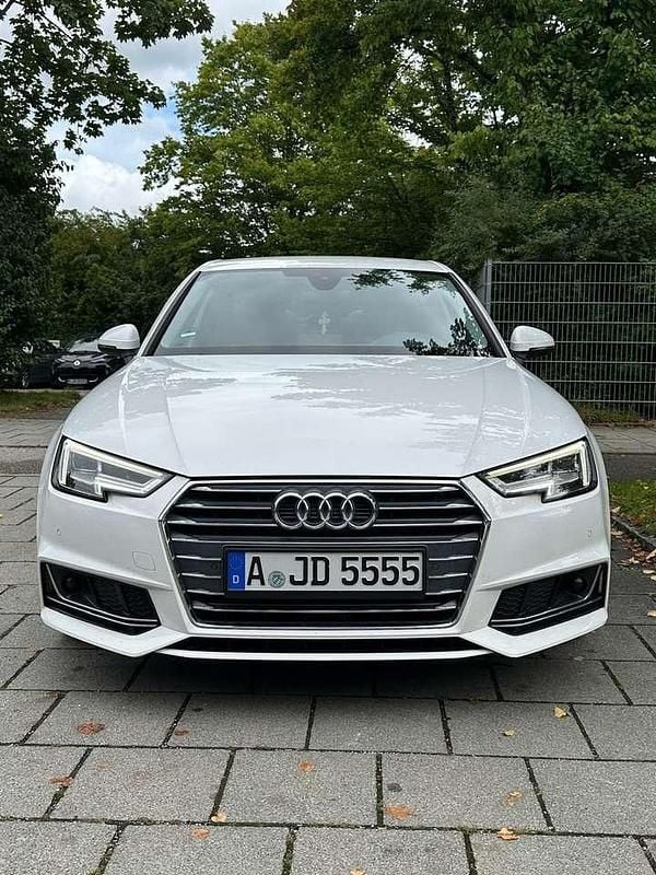 Weiß Gebraucht 2016 Audi A4 Design Limousine | 16.300 € (Teuer) - Bild 1/4