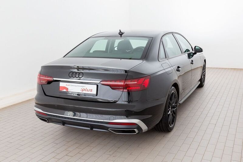 Gebraucht Audi A4 Ambiente 204 PS (150 kW) 2022 Mythosschwarz metallic Limousine