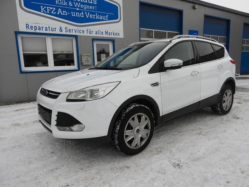 Weiß Gebraucht 2016 Ford Kuga Individual SUV | 7.999 € (Guter Preis) - Bild 1/4