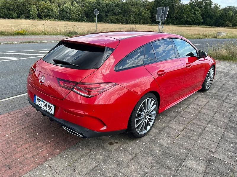 Rot Gebraucht 2019 Mercedes CLA220 Shooting Brake Kombi | 21.999 € (Guter Preis) - Bild 1/4