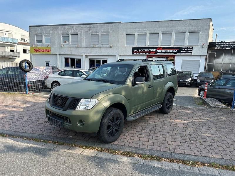 Schwarz Gebraucht 2014 Nissan Pathfinder XE SUV | 21.900 € (Fairer Preis) - Bild 1/4