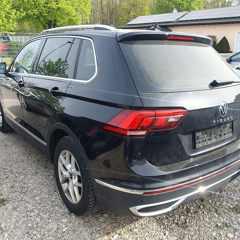 Gebraucht VW Tiguan Elegance 245 PS (180 kW) 2023 Schwarz SUV