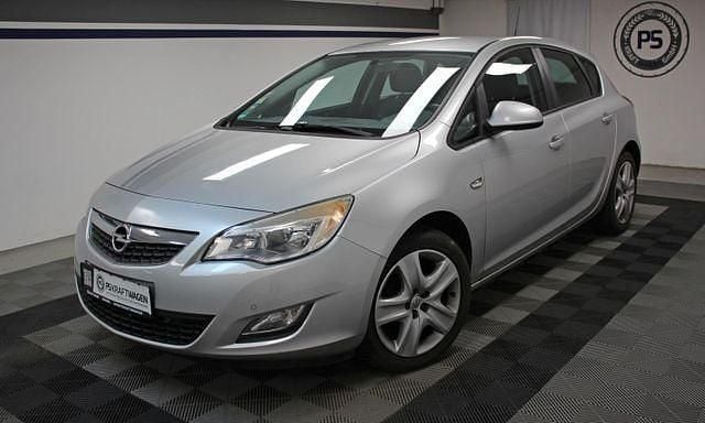 Silber Gebraucht 2010 Opel Astra S Limousine | 4.890 € (Fairer Preis) - Bild 1/3