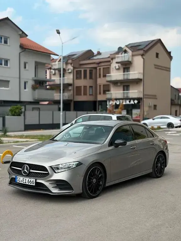 Gebraucht Mercedes A180 AMG 116 PS (85 kW) 2020 Grau Limousine