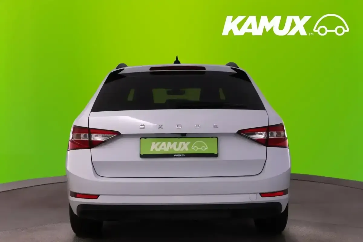 Gebraucht Skoda Superb 150 PS (110 kW) 2022 Weiß Kombi