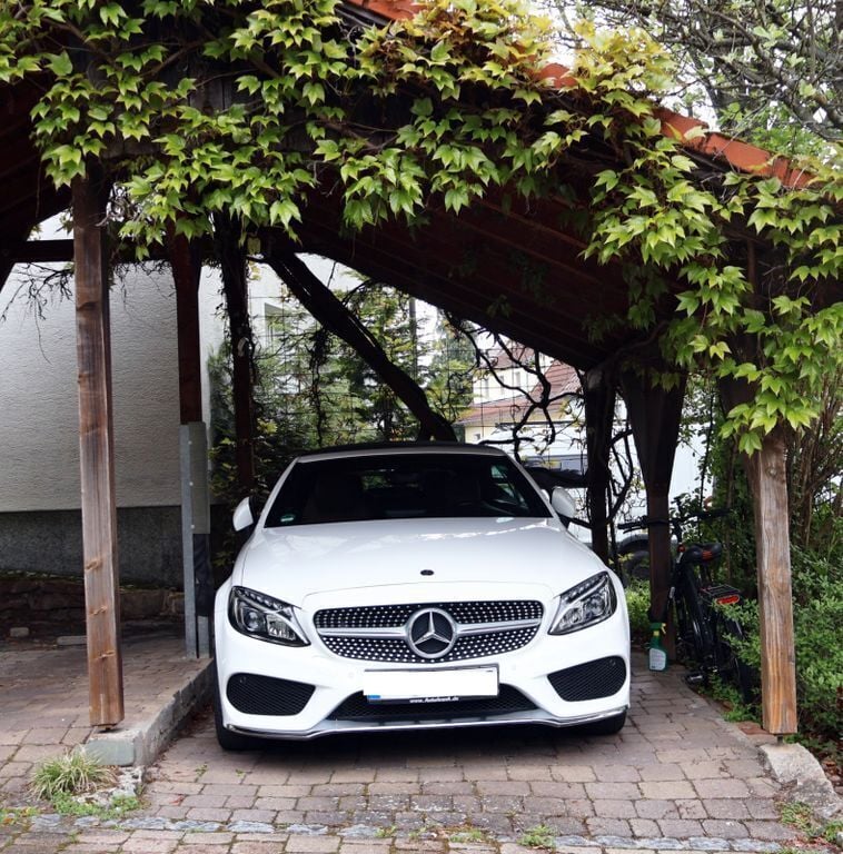 Weiß Gebraucht 2017 Mercedes C180 AMG line Cabrio | 22.999 € (Guter Preis) - Bild 1/4
