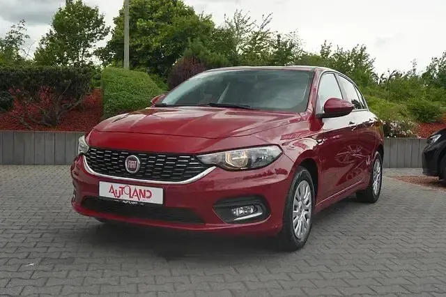 Gebraucht Fiat Tipo 95 PS (69 kW) 2019 Amorerotmet. Limousine