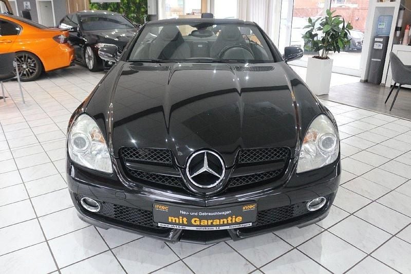 Second-hand Mercedes SLK200 184 CP (135 kW) 2009 Negru Cabrio
